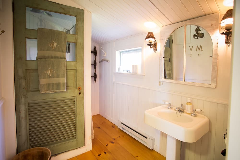Photo of Bathroom in Morrisville