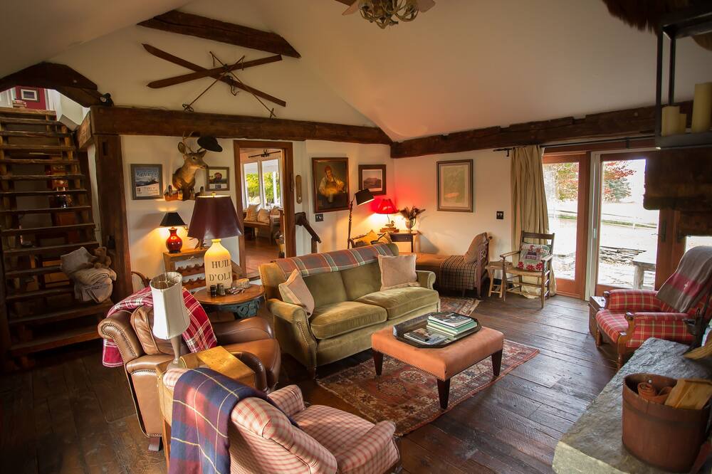 Photo of Livingroom in Morrisville