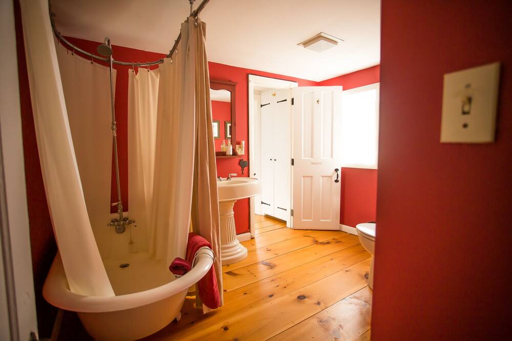 Photo of Bathroom in Morrisville