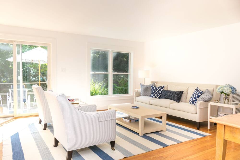 Photo of Livingroom in Springs