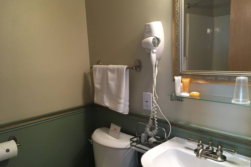 Photo of Bathroom in Williston North