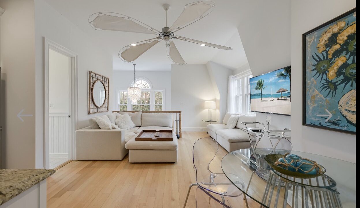 Photo of Livingroom in Village of Southampton