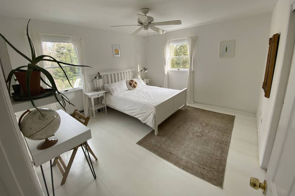 Photo of Bedroom in Greenport West