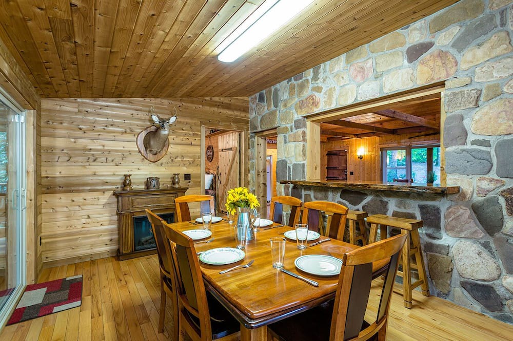 Photo of Livingroom in Rawley Springs
