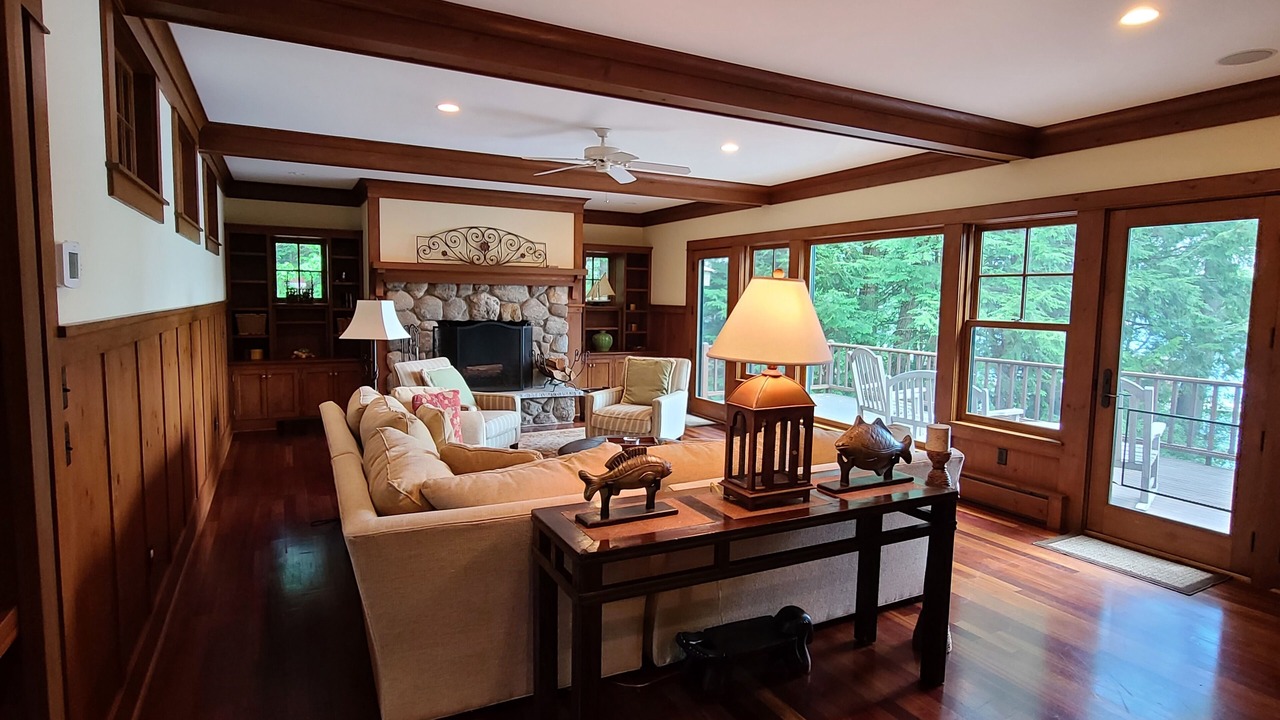Photo of Livingroom in Sunapee