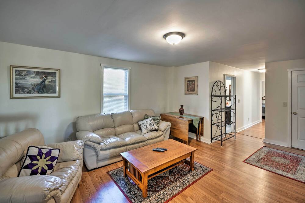 Photo of Livingroom in Dexter