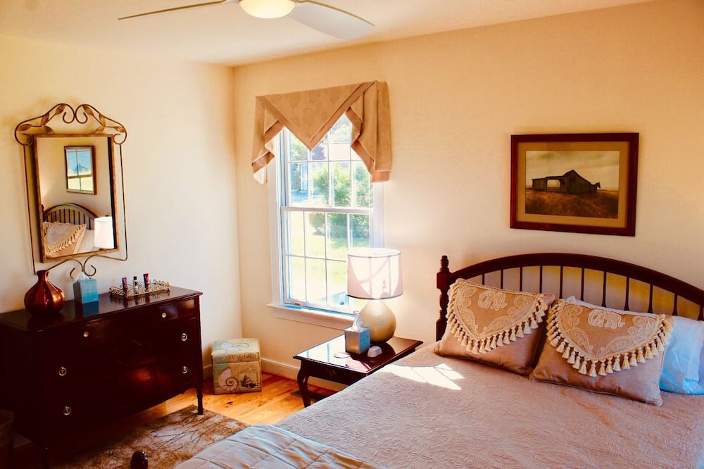 Photo of Bedroom in North