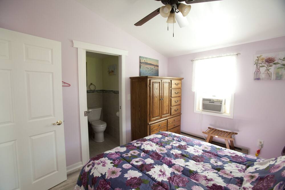 Photo of Bedroom in Town of Richmond