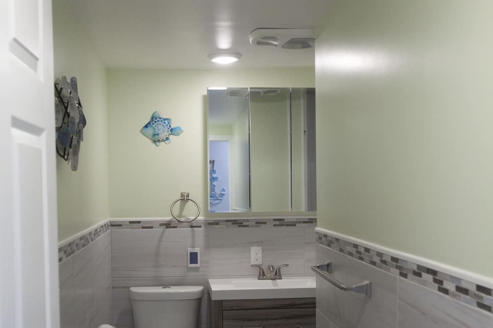 Photo of Bathroom in Town of Richmond