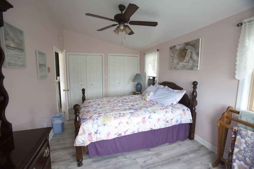Photo of Bedroom in Town of Richmond