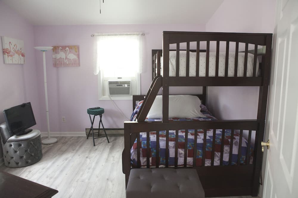 Photo of Bedroom in Town of Richmond
