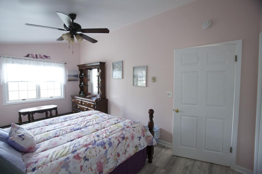 Photo of Bedroom in Town of Richmond