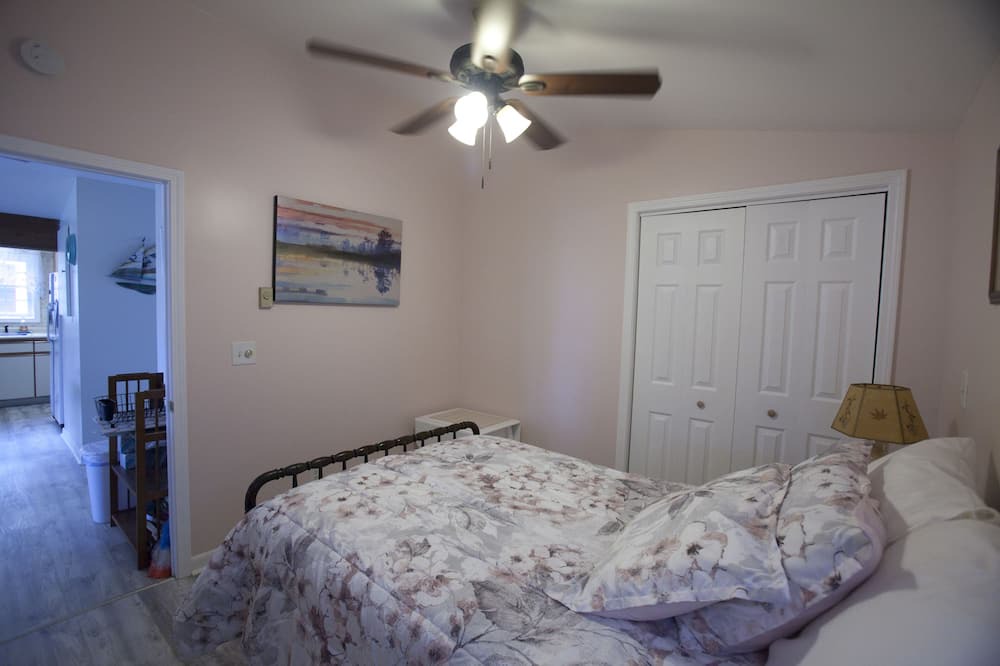 Photo of Bedroom in Town of Richmond