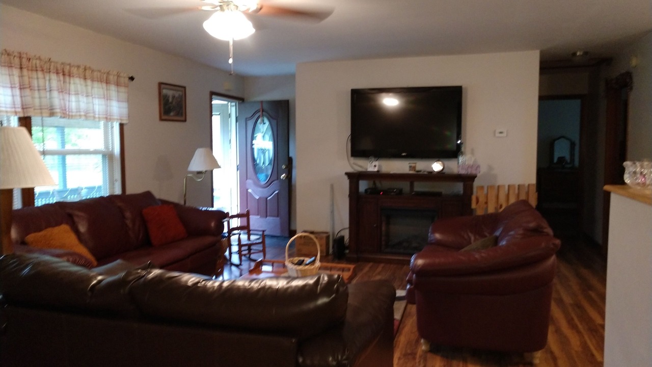 Photo of Livingroom in Town of Scriba