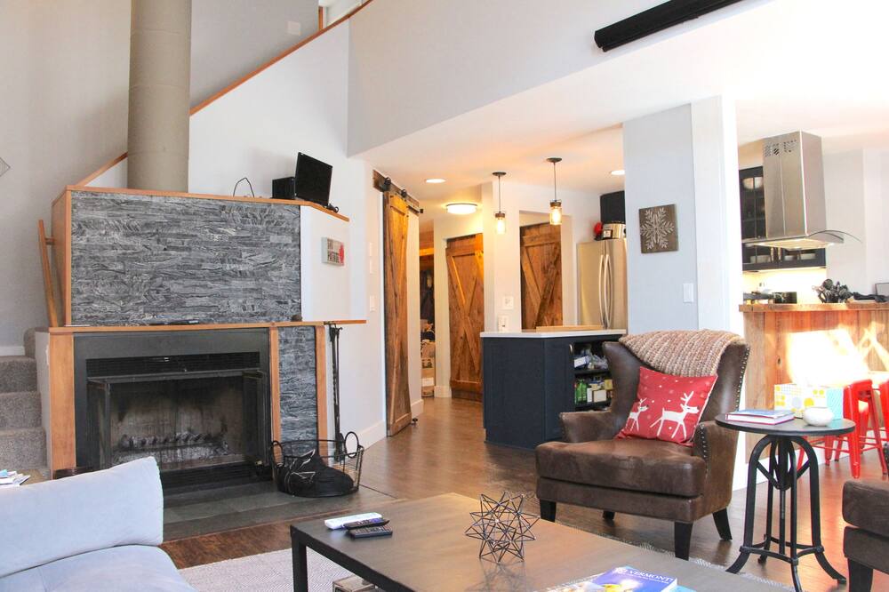 Photo of Livingroom in Warren