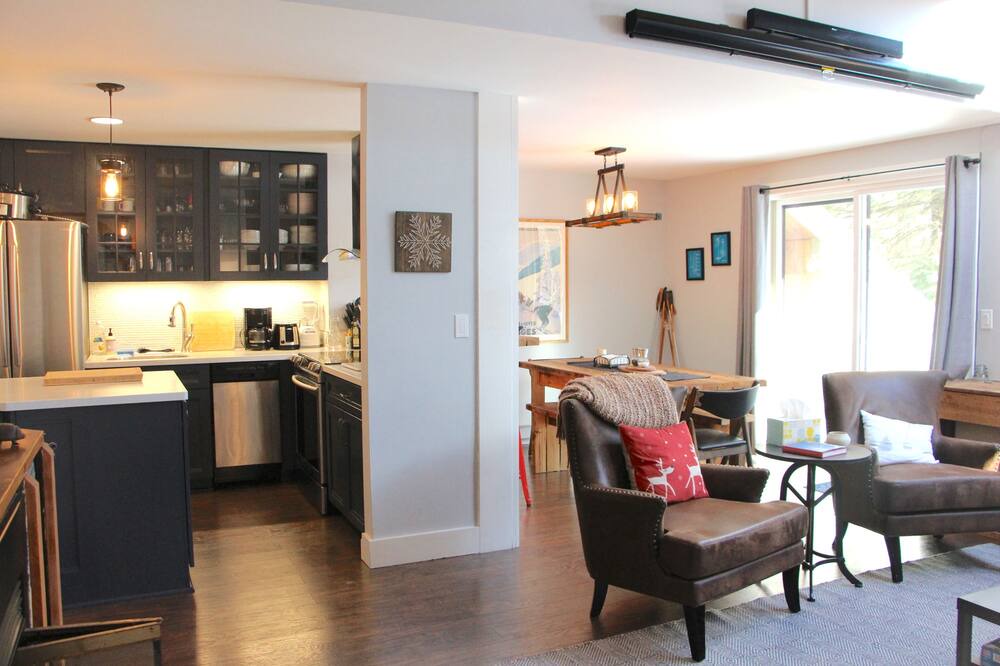 Photo of Livingroom in Warren