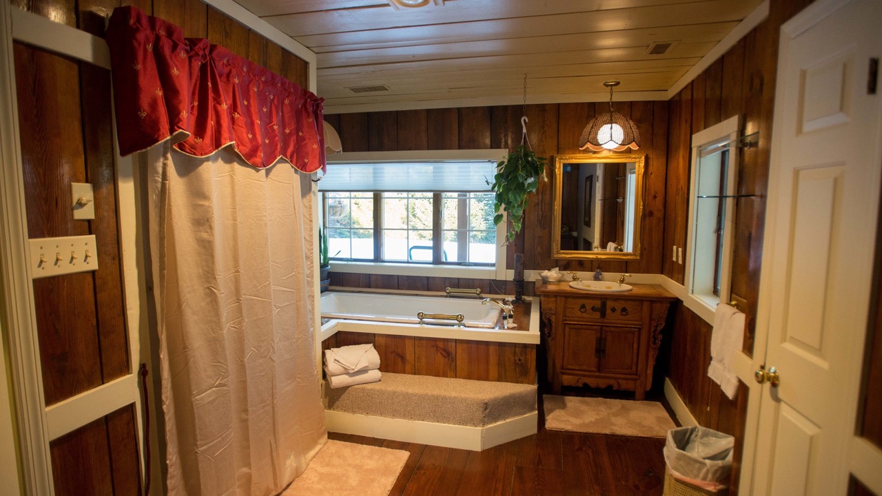 Photo of Bathroom in Keedysville
