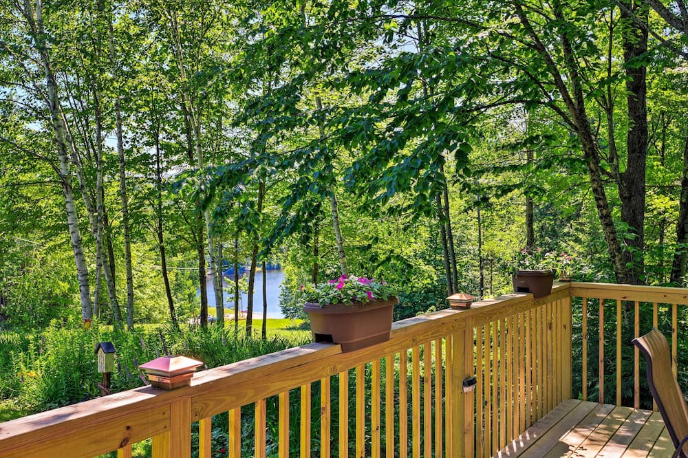 Photo of Patio Balcony in Woodsville