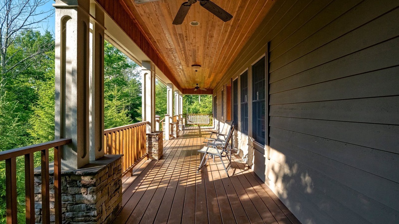 Photo of Patio Balcony in Old Timberline