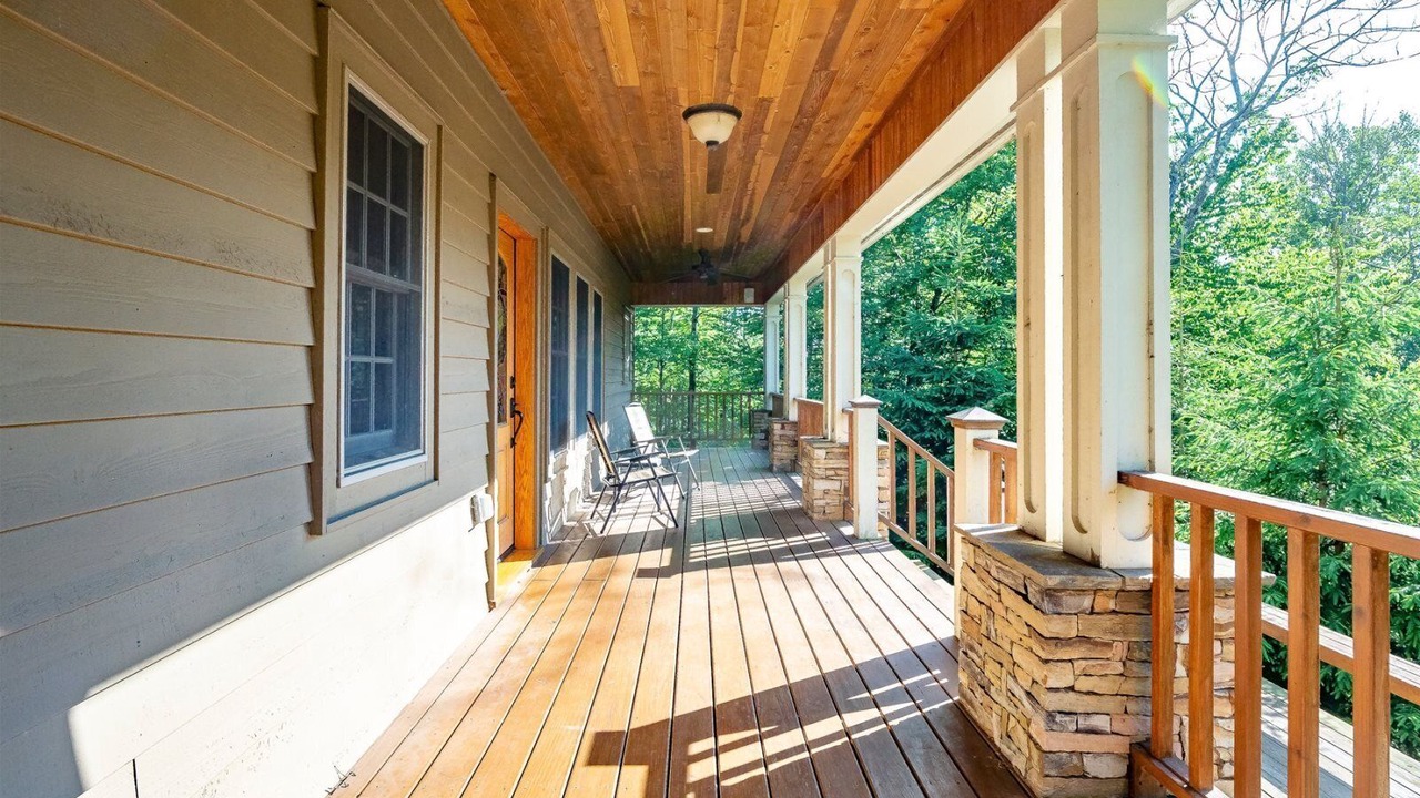 Photo of Patio Balcony in Old Timberline