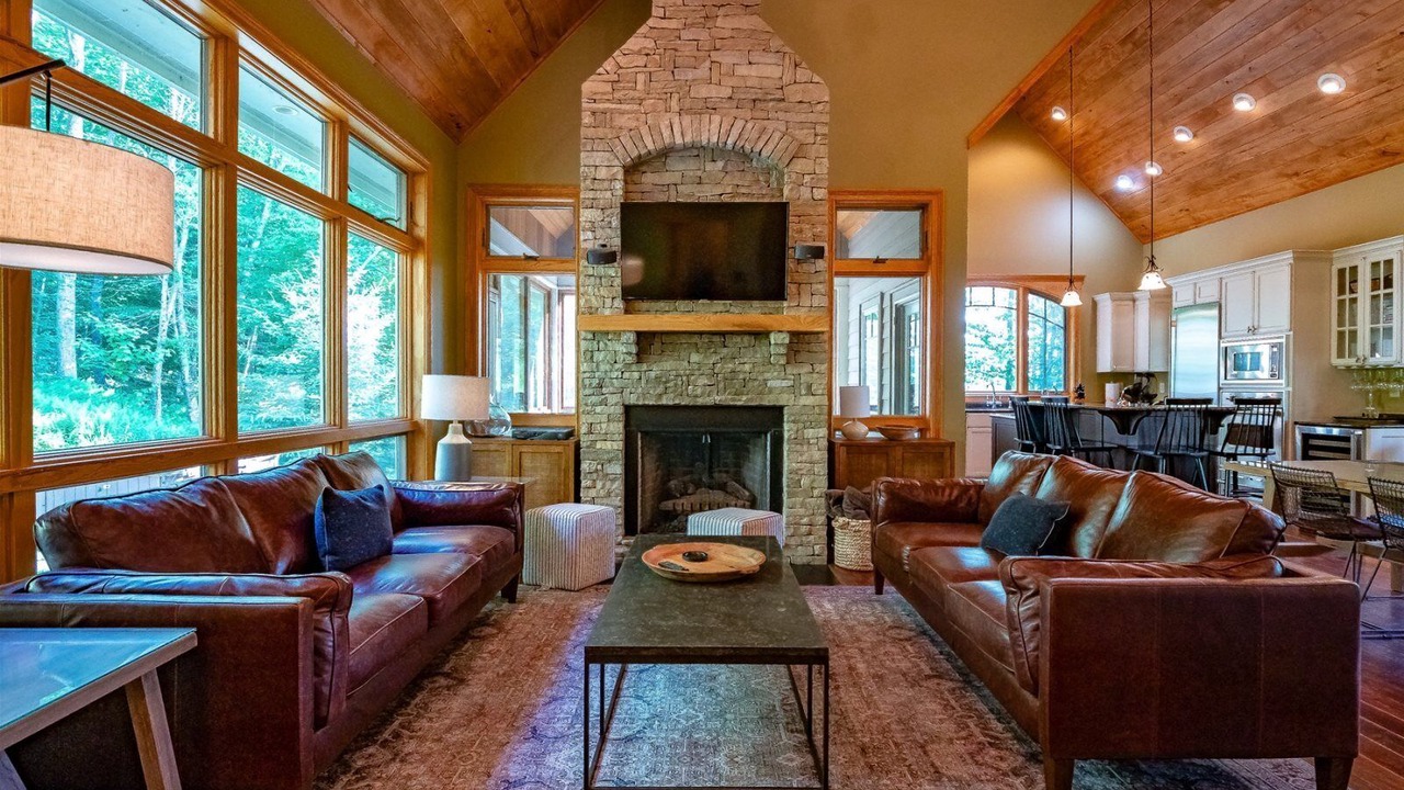 Photo of Livingroom in Old Timberline