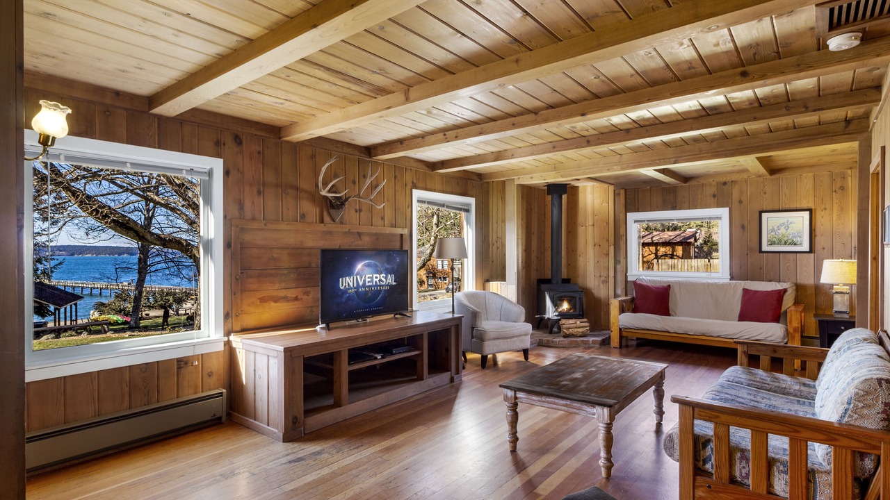 Photo of Bedroom in Eastsound