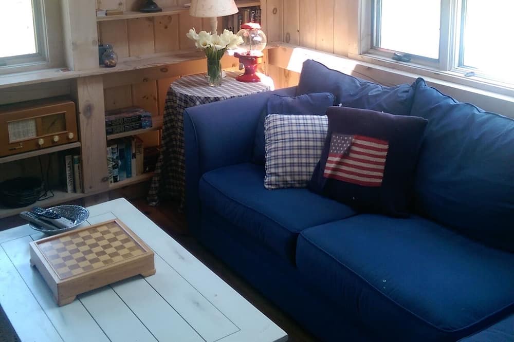 Photo of Bedroom in Hollowville