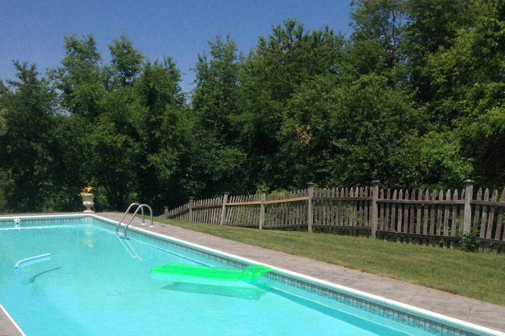 Photo of Outdoor in Hollowville