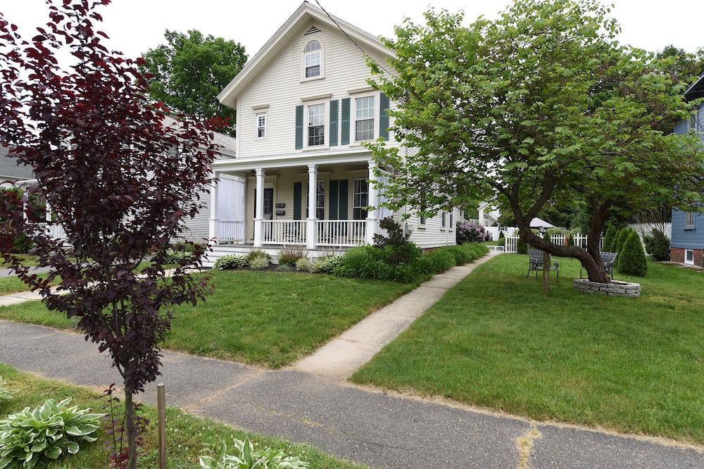 Photo of Outdoor in Greenfield
