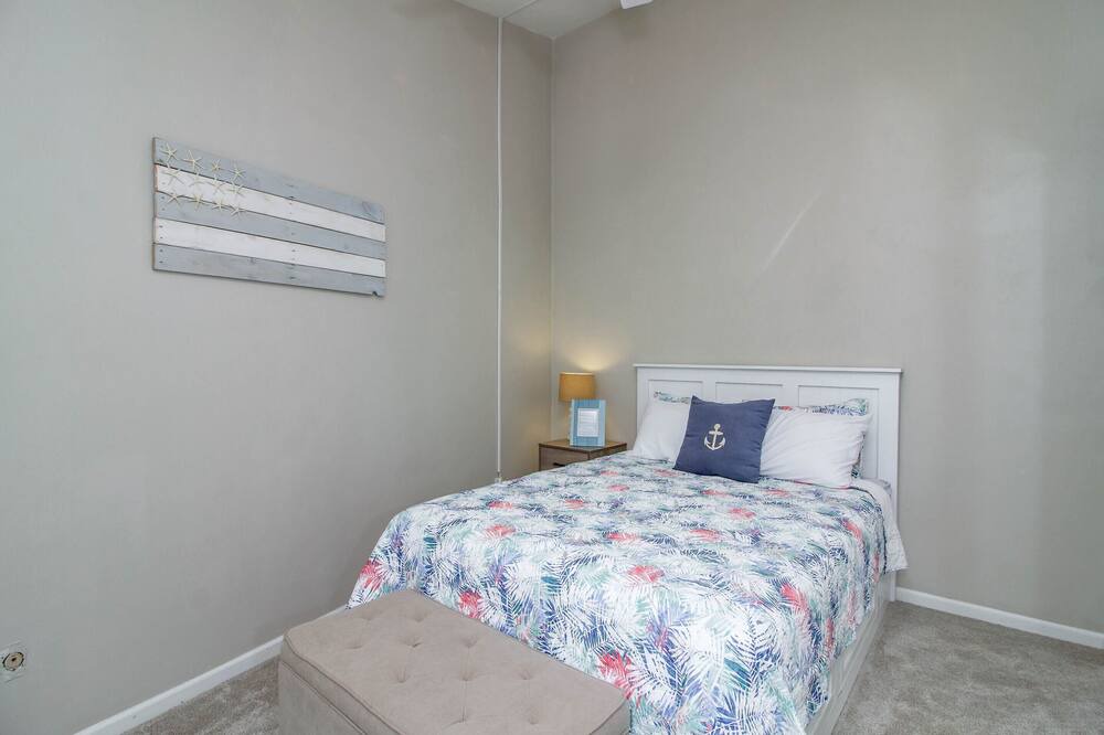 Photo of Bedroom in Chic's Beach