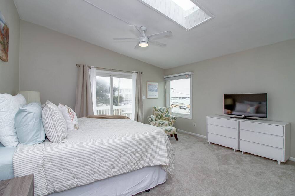 Photo of Bedroom in Chic's Beach