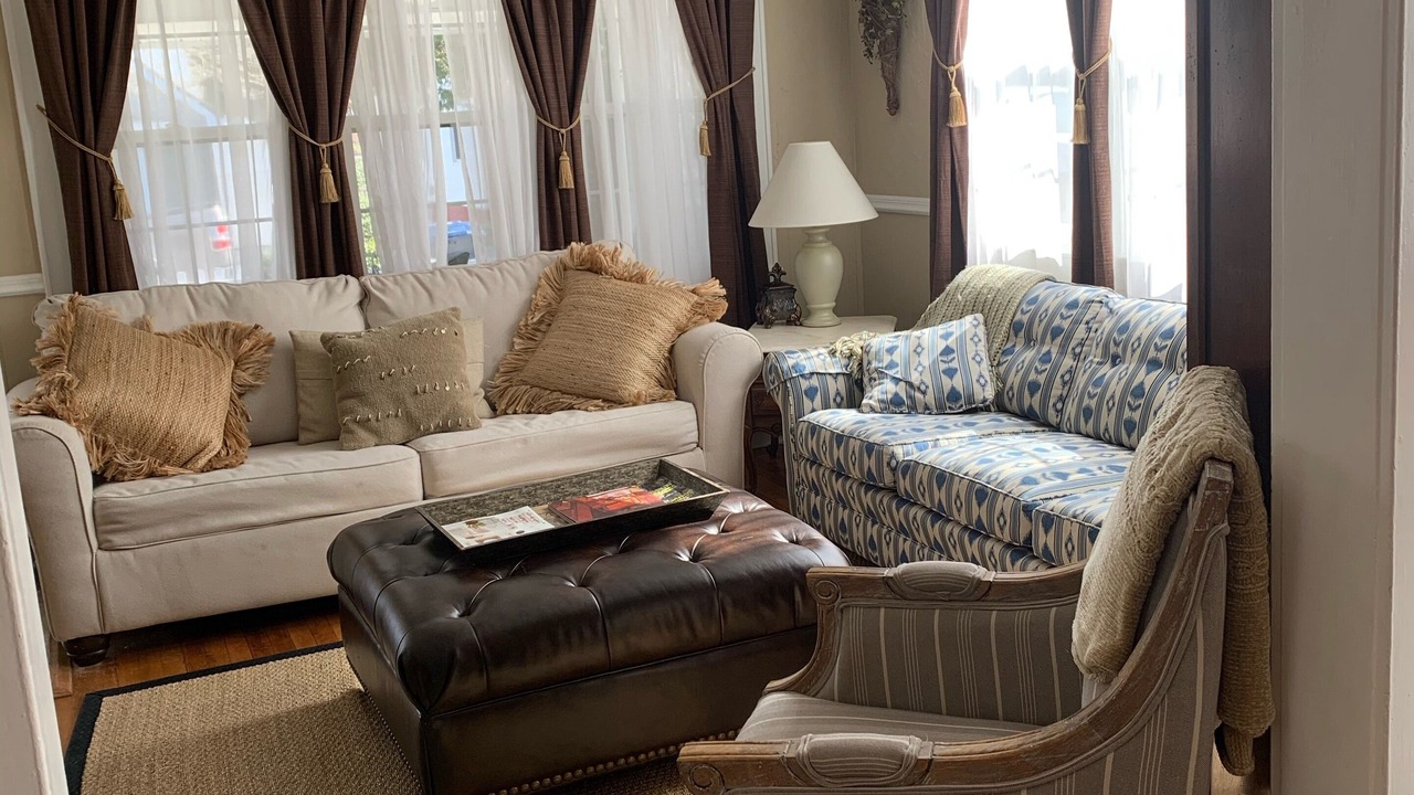 Photo of Livingroom in Ashland
