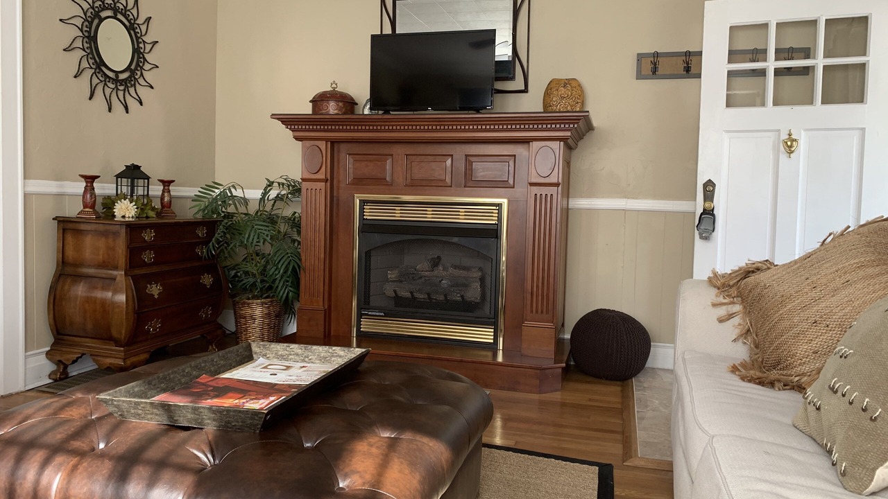 Photo of Livingroom in Ashland