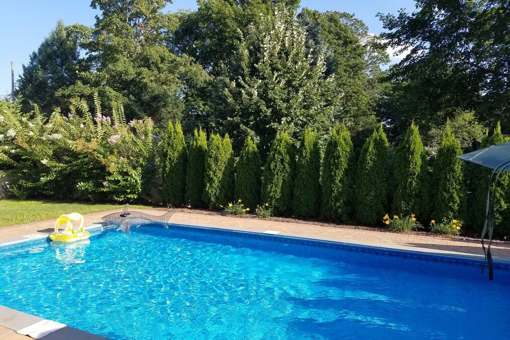 Photo of Outdoor in Pipes Cove