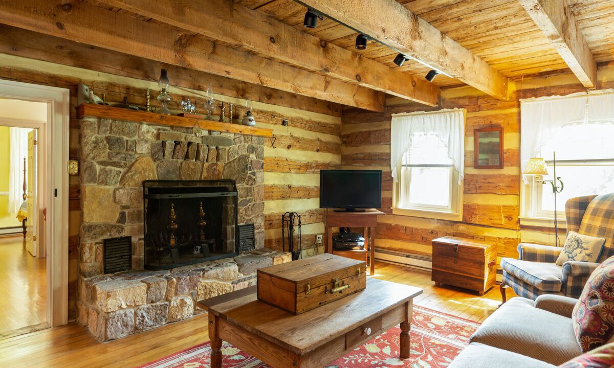 Photo of Livingroom in Warm Springs