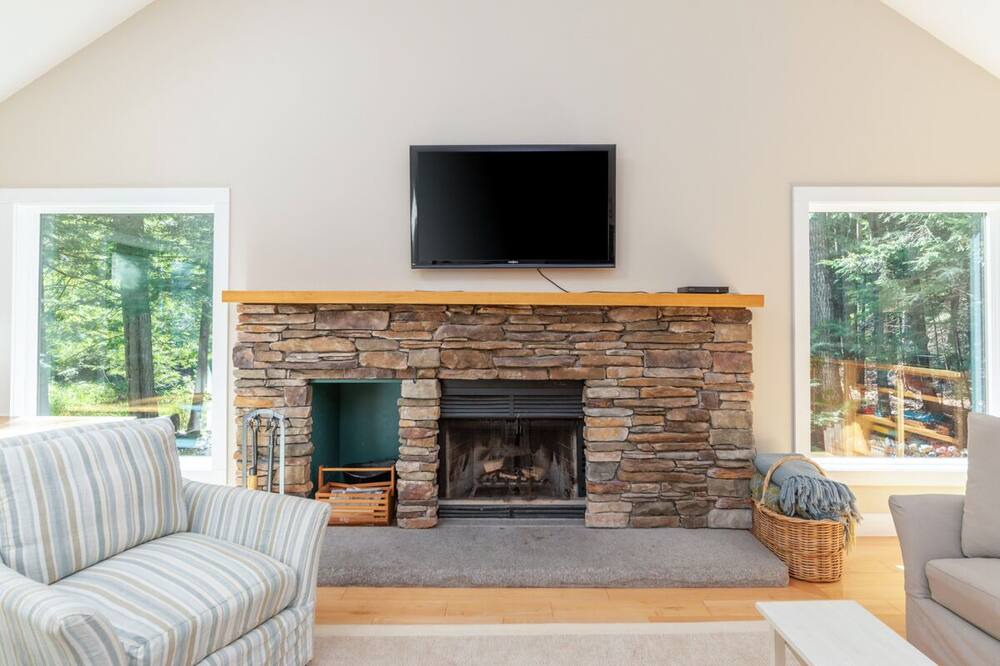 Photo of Livingroom in Moultonborough