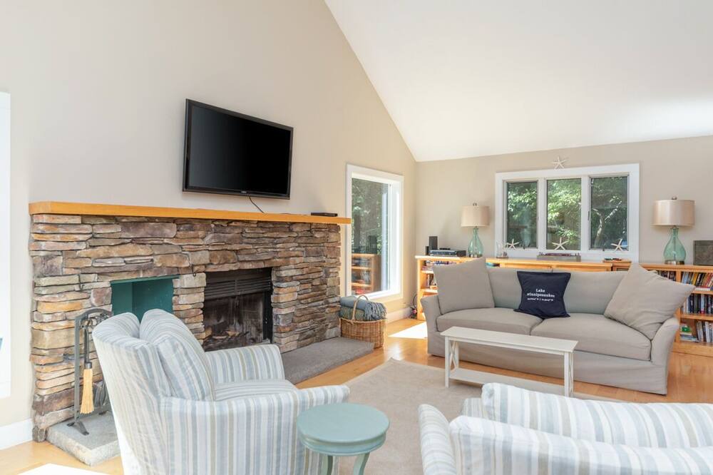 Photo of Livingroom in Moultonborough