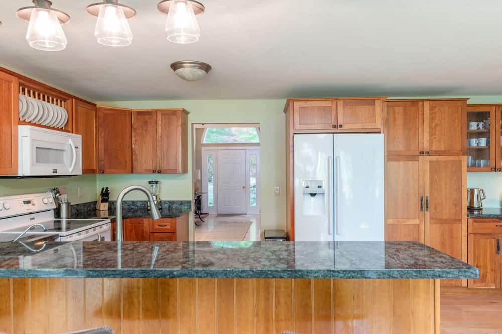 Photo of Kitchen in Moultonborough
