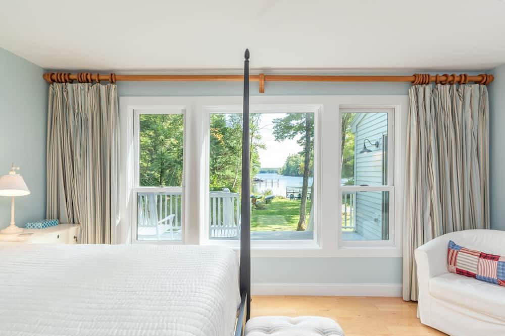 Photo of Bedroom in Moultonborough