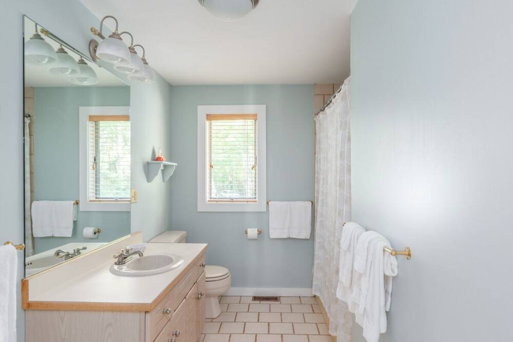 Photo of Bathroom in Moultonborough