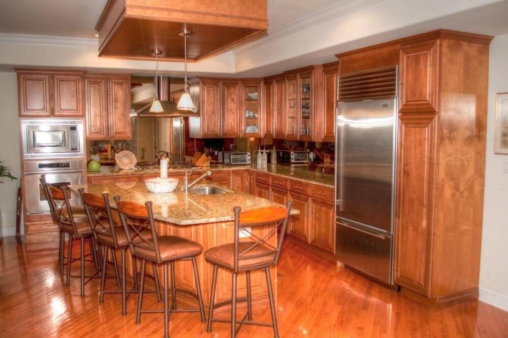 Photo of Kitchen in A-Zone