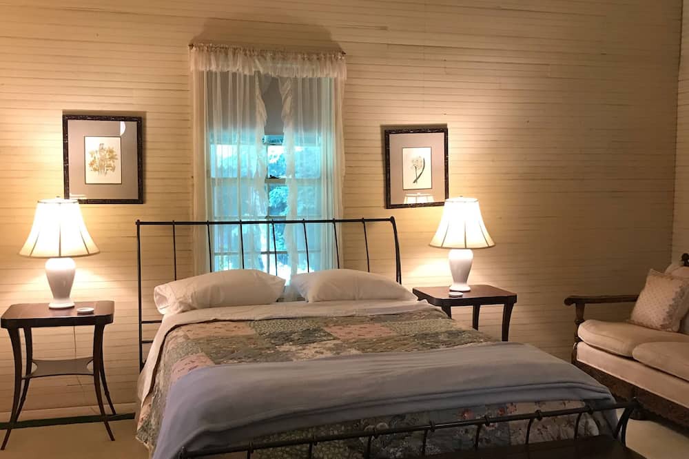 Photo of Bedroom in Cooperstown - Otsego Lake