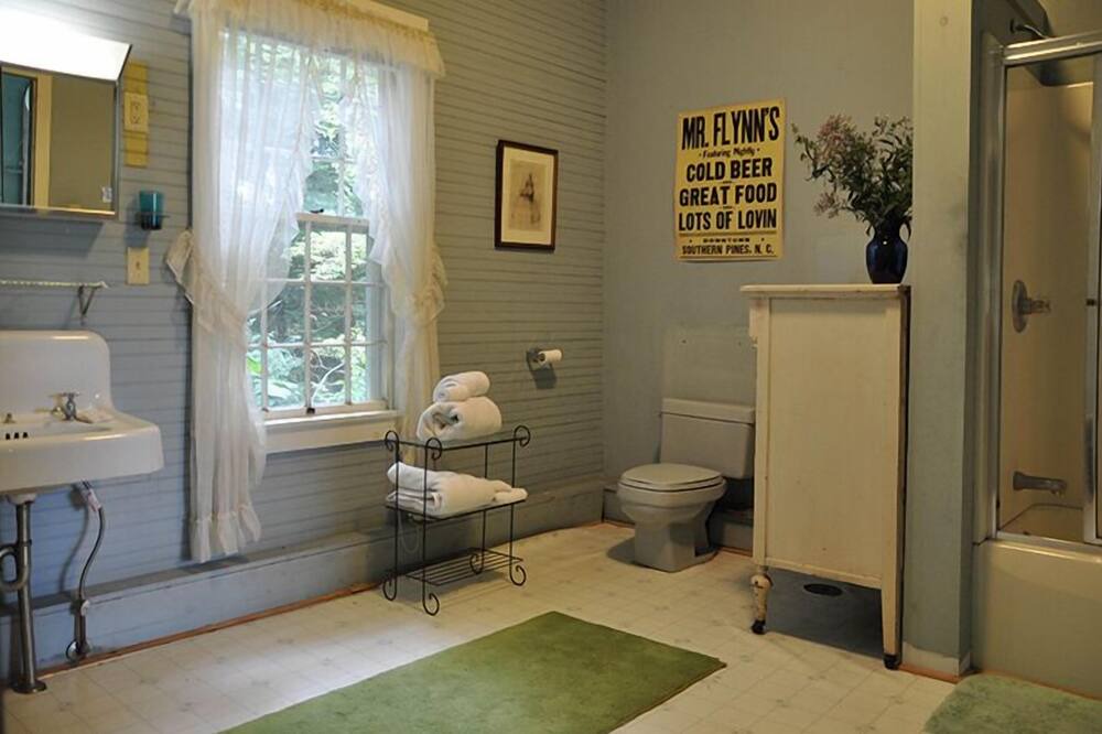 Photo of Bathroom in Cooperstown - Otsego Lake