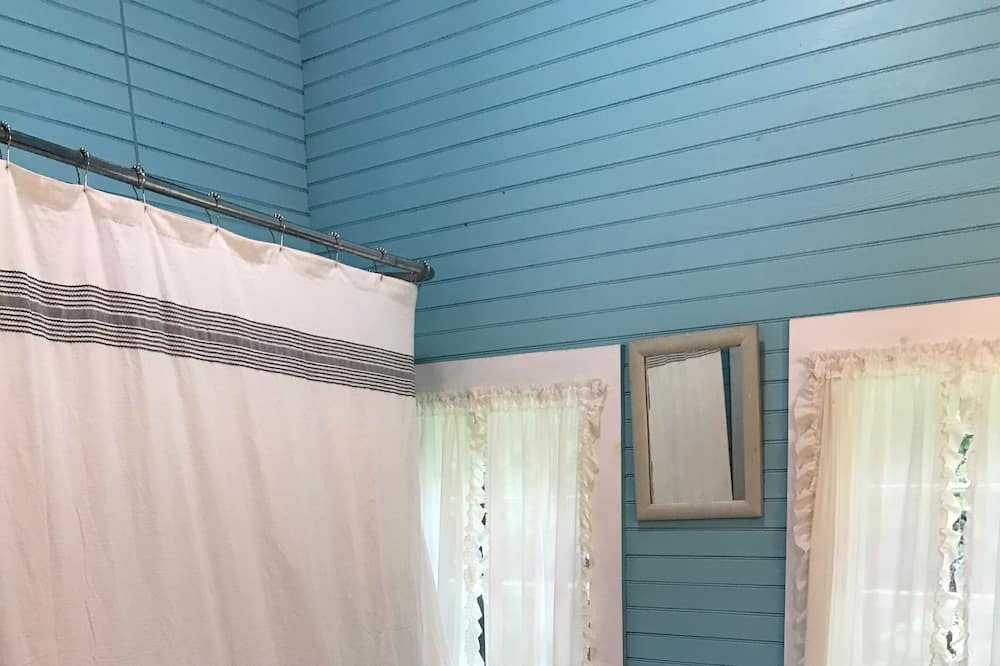 Photo of Bathroom in Cooperstown - Otsego Lake