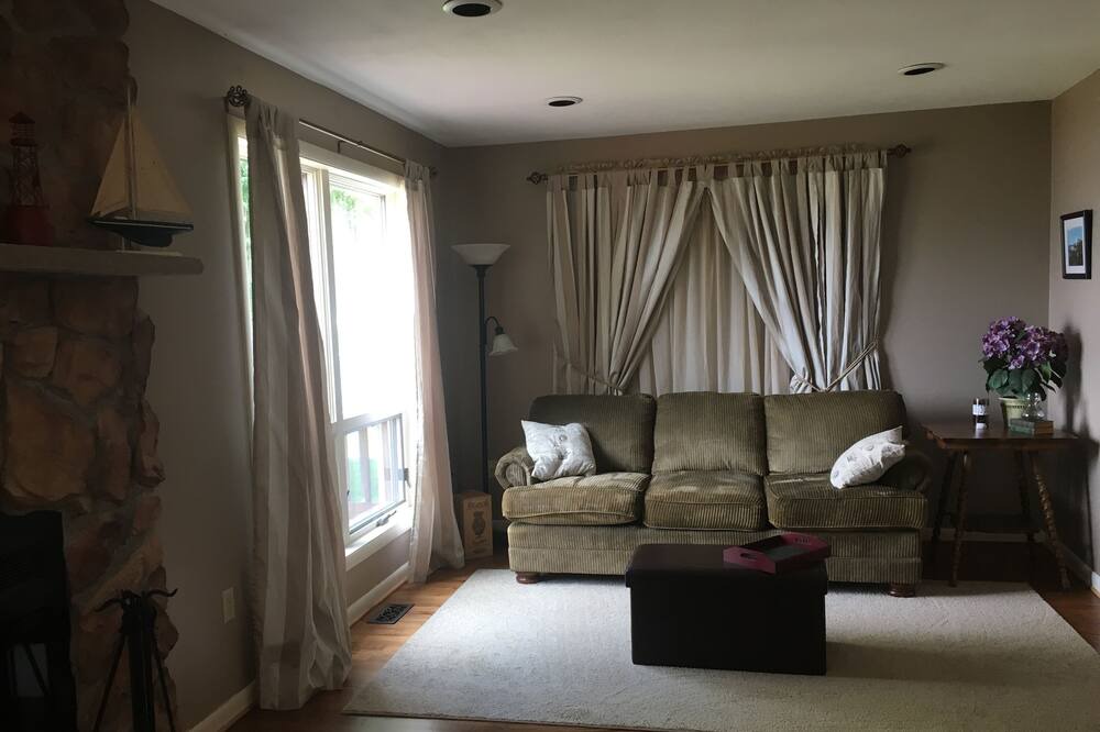 Photo of Livingroom in Bridgeport