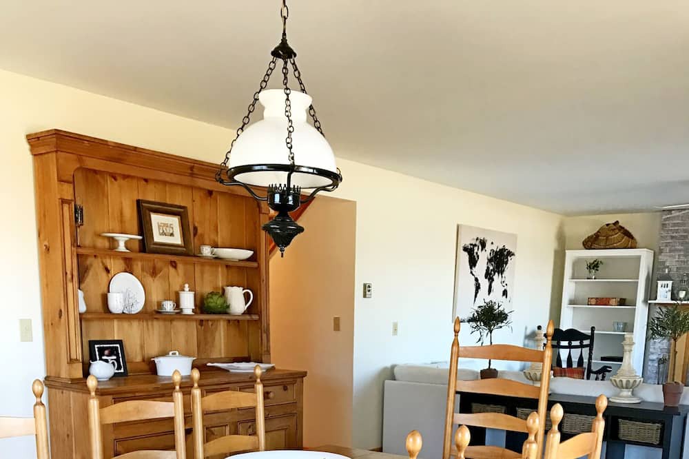 Photo of Bedroom in West Addison