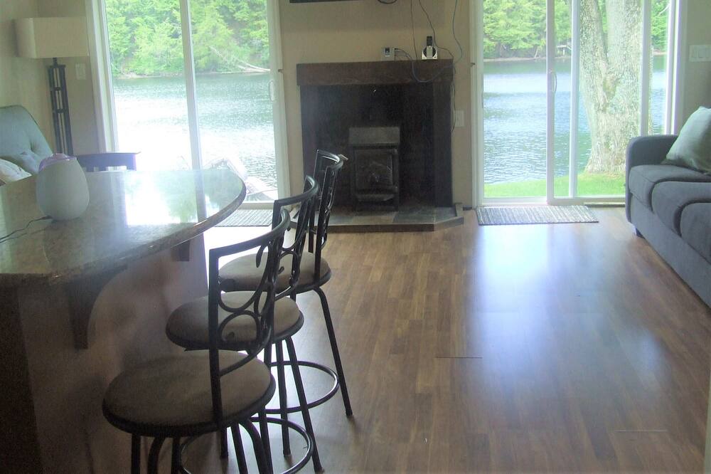 Photo of Livingroom in Lake Luzerne-Hadley