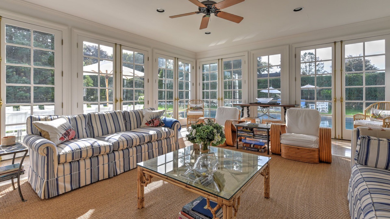 Photo of Livingroom in Village of Southampton