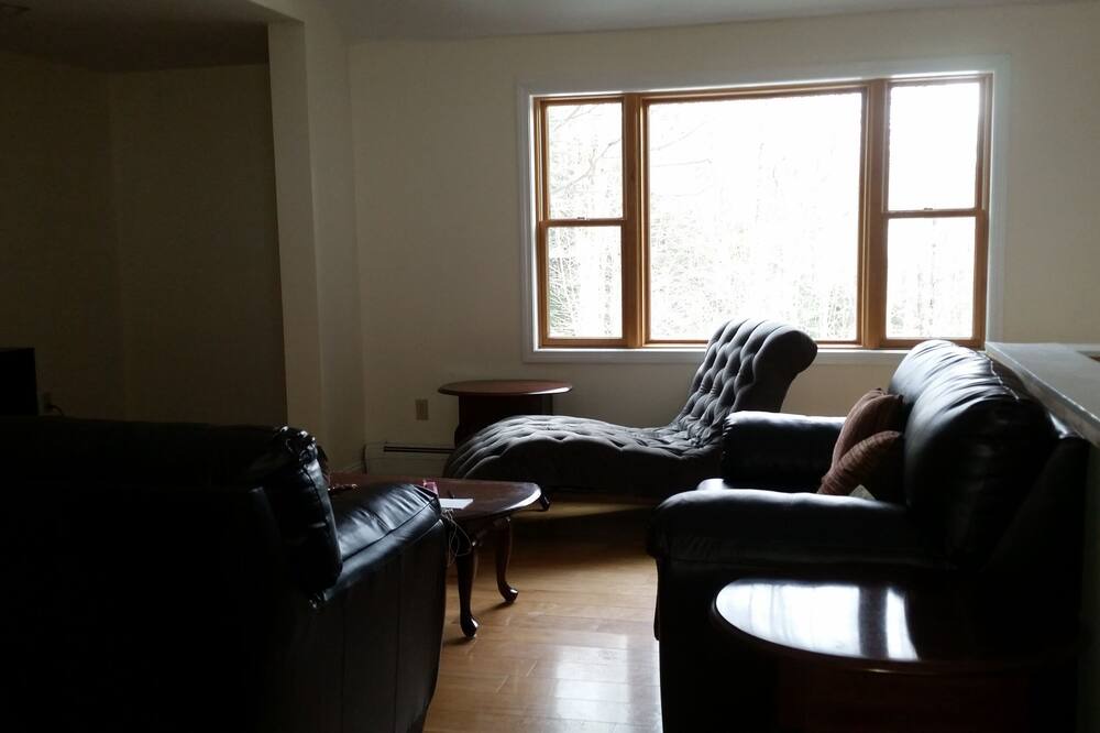 Photo of Livingroom in Alexandria