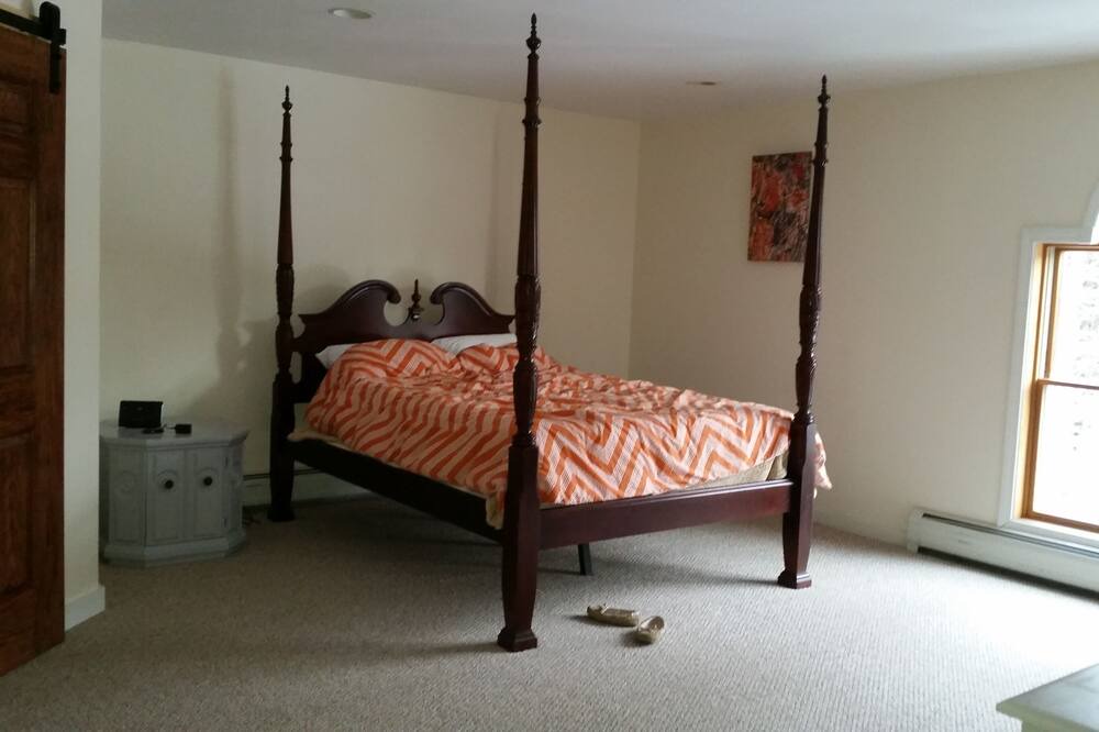 Photo of Bedroom in Alexandria